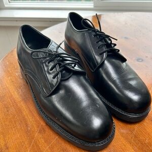 Nunn Bush Black Leather Oxfords- size 10 1/2 M - worn once or twice